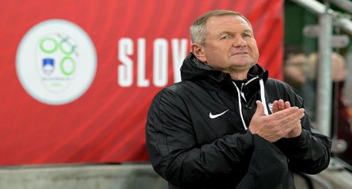 مدرب سلوفينيا: وكلاء تواصلوا معي لعرض خدماتي على الأهلي والزمالك وبيراميدز